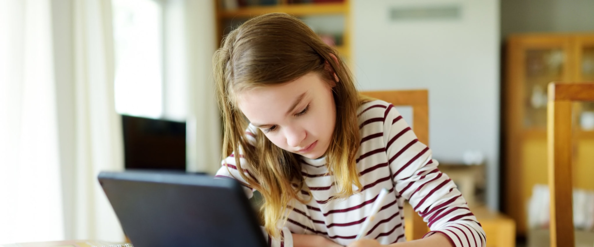 How to Choose the Best English Tutoring Option for You